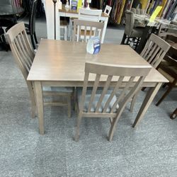 5 Pc Dinning Table Set $399.99