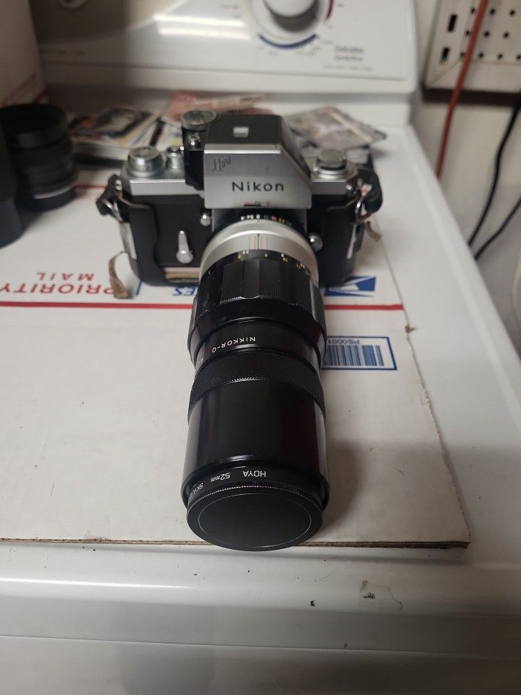NIKON F CAMERA