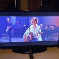 Samsung 40” Smart TV 