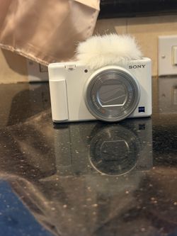 Sony ZV-1 Camera for Content Creators and Vloggers (white)