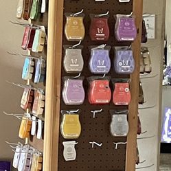 Peg Board Spinner 