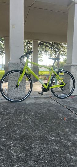 Batch Bicycles 700c Fitness Bike. Hybrid