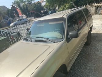 2000 Ford Explorer