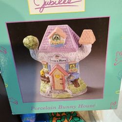 Easter Jubilee Statues  $15 Ea