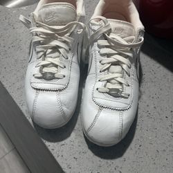 white nike cortez size 9 in womens