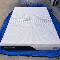 Like New Nectar Classic Memory Foam, Full Mattress, Perfect Condition