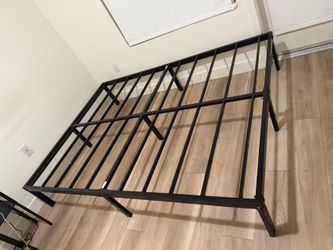 Queen Metal Platform Bed Frame Easy Assembly Removable Slats PICKUP ONLY