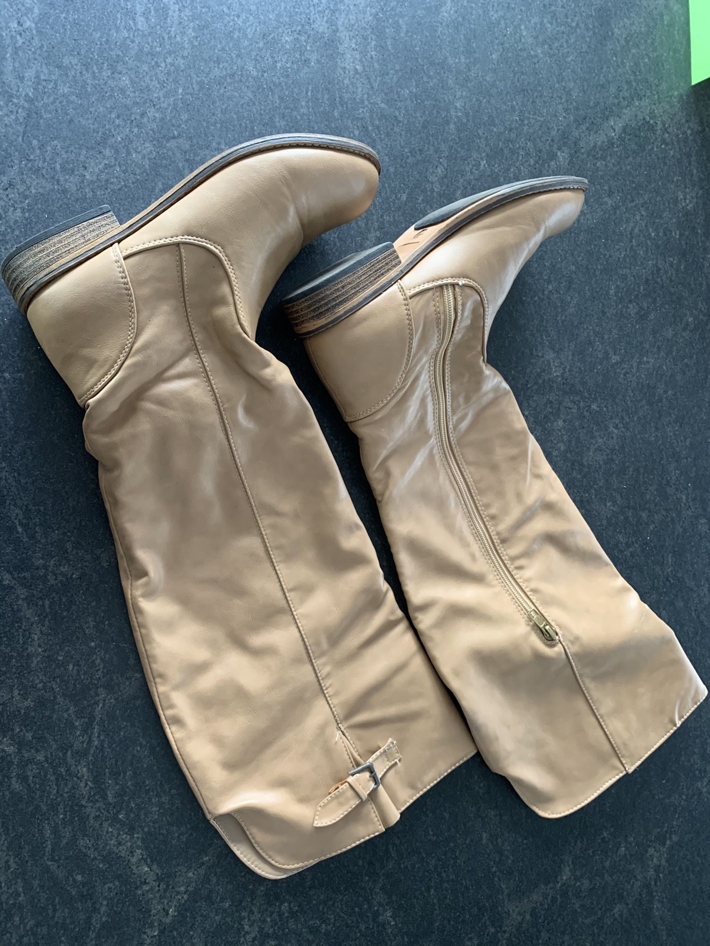 Urbanog boots, beige knee high boots, size 8/1.2