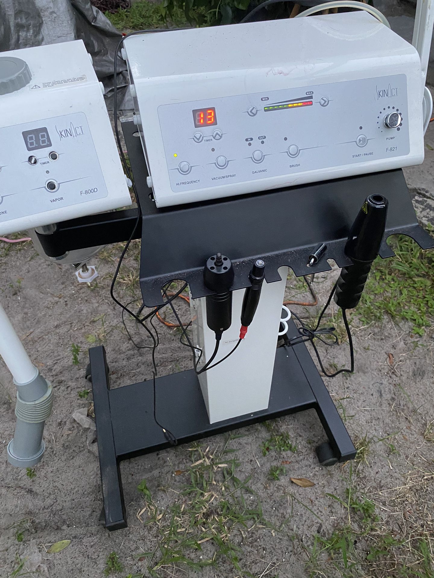 facial machine selling as is $100 Located Mount Dora Fla 32757