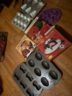 Wilton Bunny / Egg Bake Tray! +purple Mold+ Decorative Pie/cookie Stands! Better crocker Fill'N'Bake