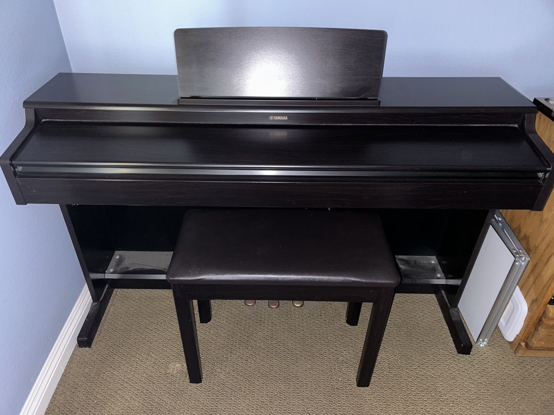 Yamaha arius Ydp-164 Digital Piano Weighted Keys W/ Bench Like New