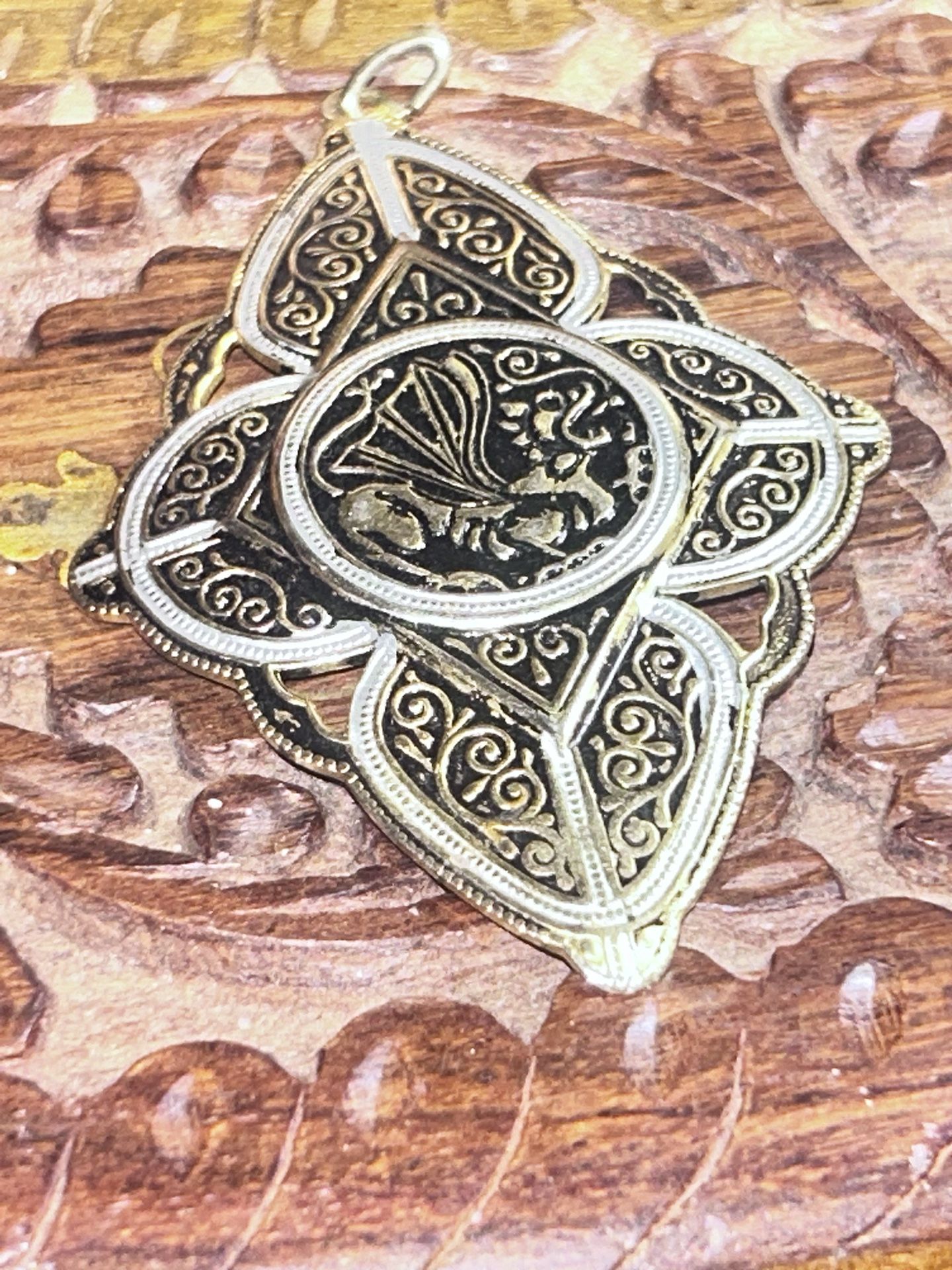 Pendant made in Spain gold plated with black outline