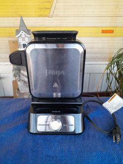 Ninja Vertical Belgian Waffle Maker Pro w/5 Shade Setting. (Clean)