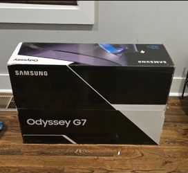 32” Samsung Odyssey G7 QLED 4k 240hz