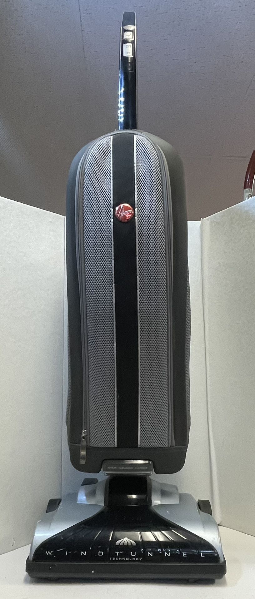 Hoover Platinum Windtunnel UH30010 Bagged Upright HEPA Vacuum Cleaner