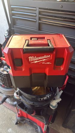 Milwaukee m12 vacuum