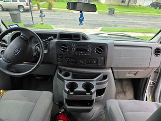 2012 Ford E-350