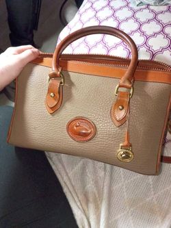 DOONEY & BOURKE ALL WEATHER LEATHER PURSE