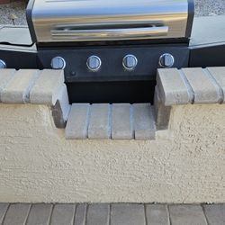 Charbroil Grill With Tank