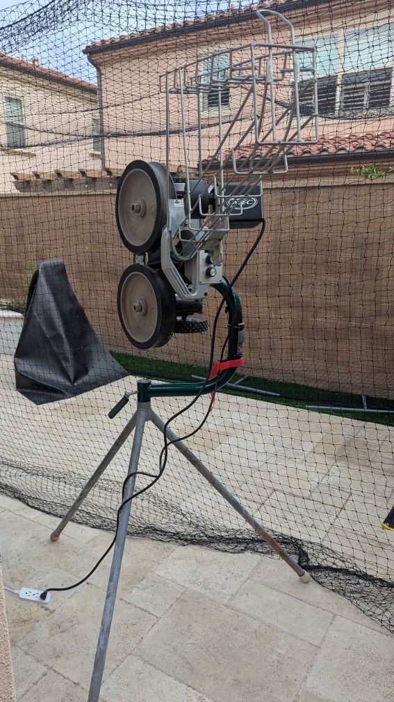 Atec Casey Pro 2 Wheels Baseball Pitching Machine With Autofeeder
