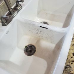 Whitw Quartz Kitchen Sink (33x22)