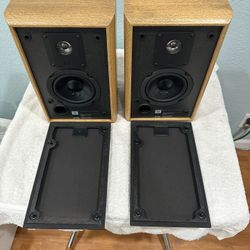 PAIR of JBL 2500 Two-Way Bookshelf Speakers w/ Oak Wood Finish