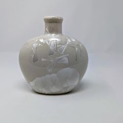 Stunning Crystalline Glaze White/Cream Floral Vase