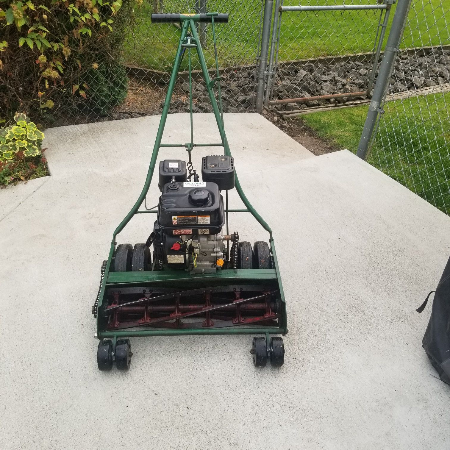 California Trimmer 25" 5 Blade for Sale in Buckley, WA OfferUp