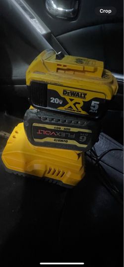 DeWalt 6 ah flexvolt battery/ 5 ah battery with charger