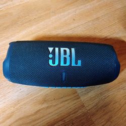JBL Charge 5 Wireless Bluetooth Speaker (Blue)