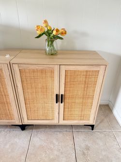 Sideboard buffet cabinet