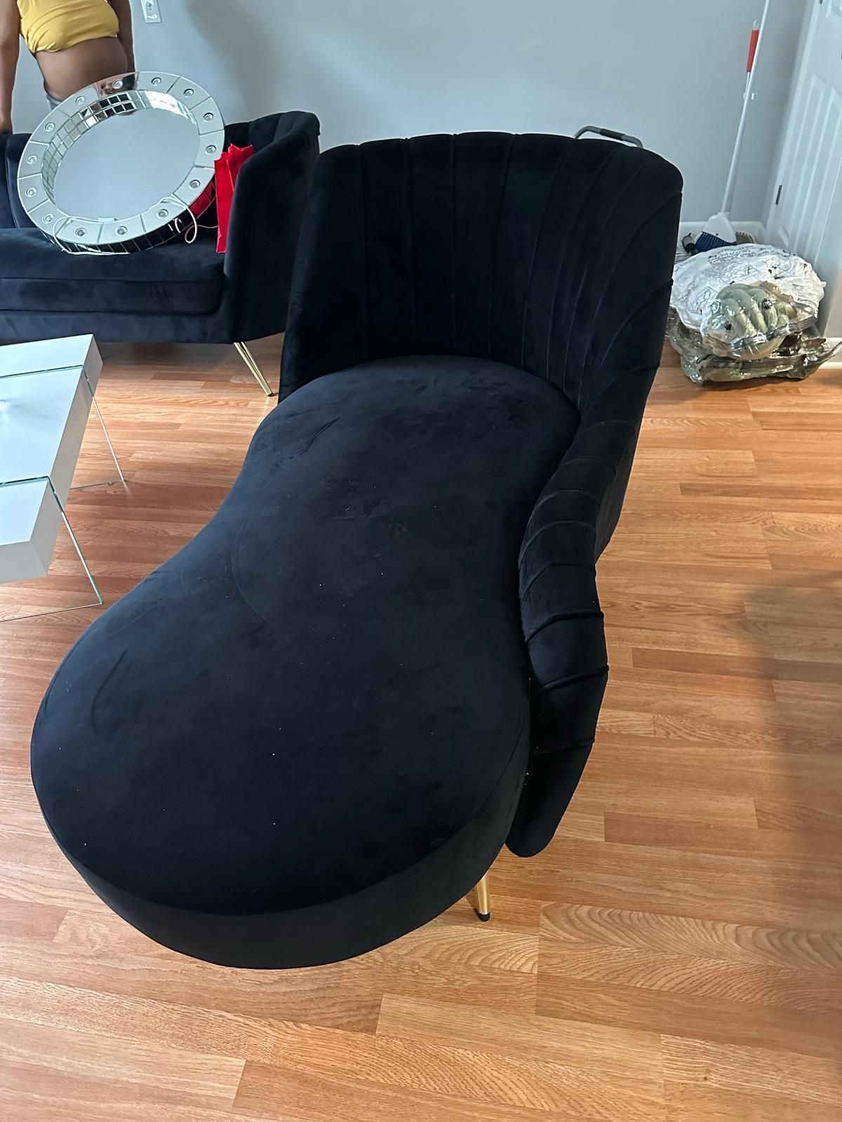 Meridian Velvet Chaise with Curved Back