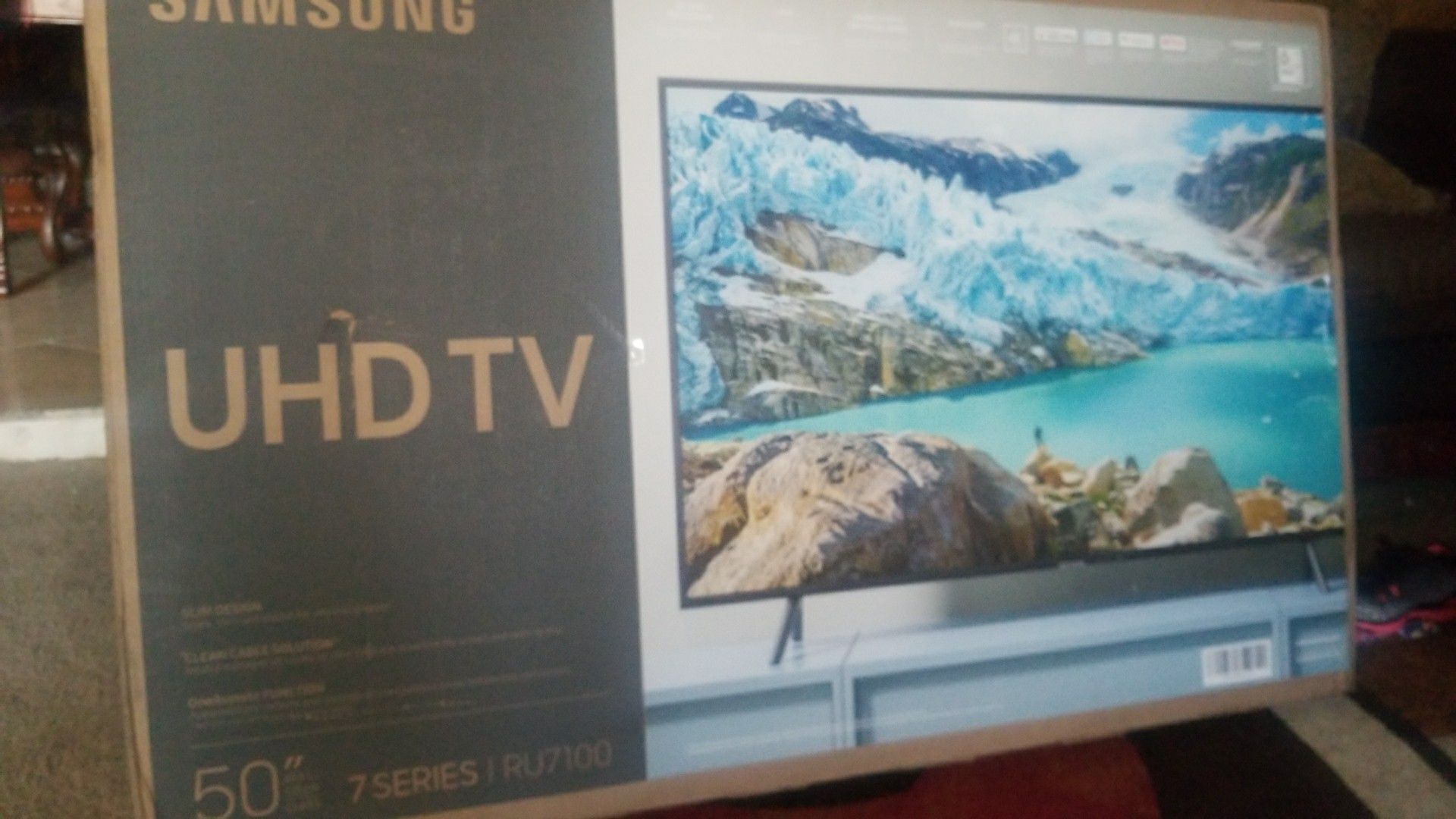 Samsung 50 inch smart 4k tv 7 series New in the open box