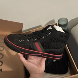 Gucci Shoes Size 9.5 