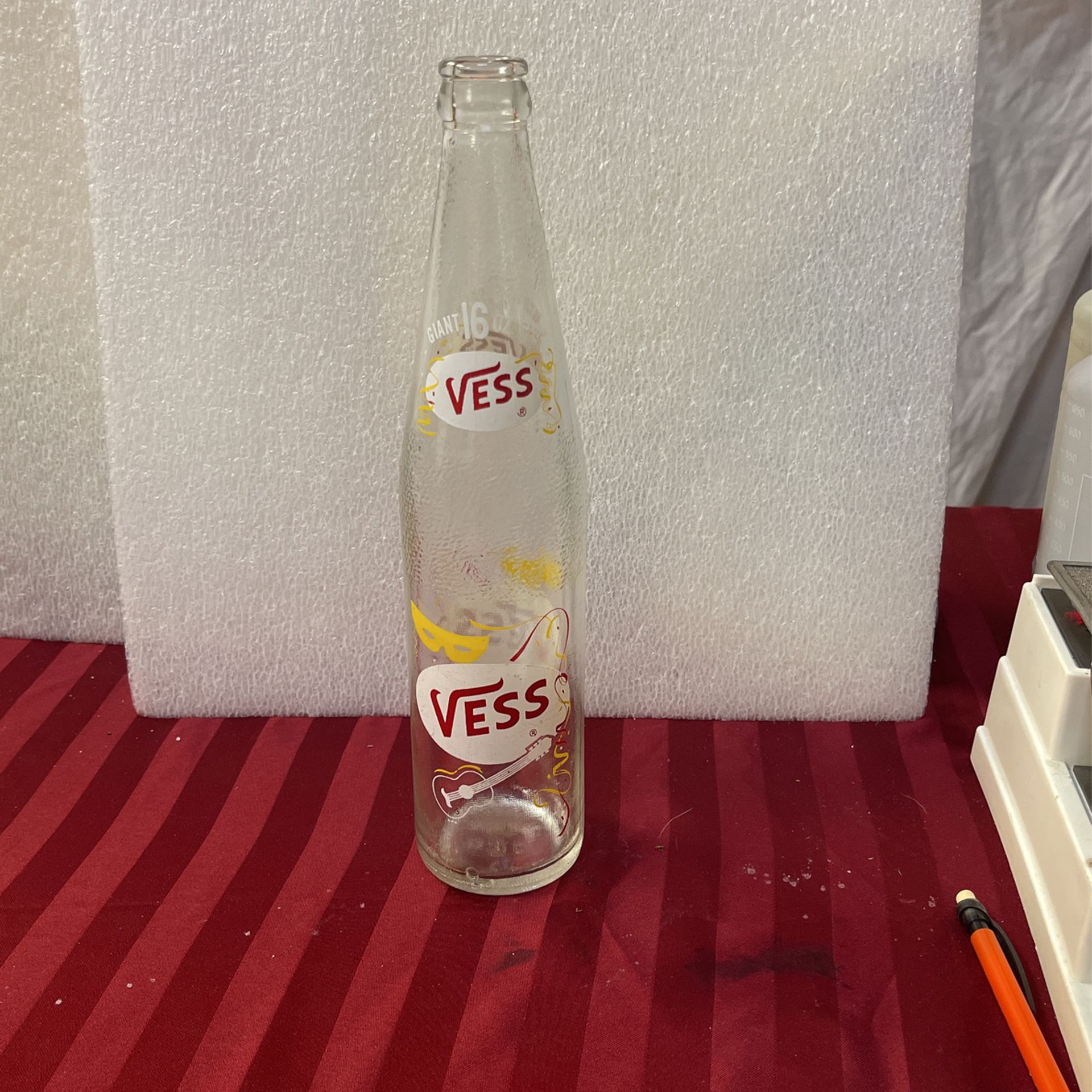 Vintage giant 16 ounce size VEESS