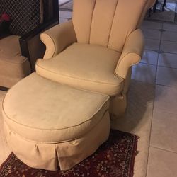 $175 Comfortable Chair And Ottoman Almost New Condition 