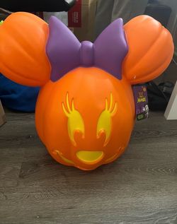 Minnie light up pumpkin