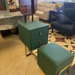 Single Upholstered Vanity Set New