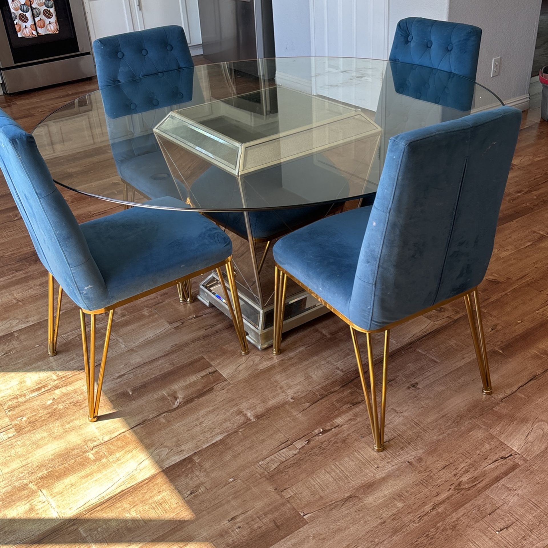 Z Gallerie Dining Table And Chairs
