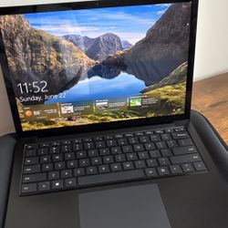Microsoft Surface Laptop (touchscreen)