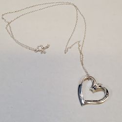 LA 925 Sterling Italy Open Twist-Top Heart Engraved "A true friend reaches for your hand and touches your heart " with 18.5 in chain