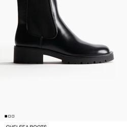 Women’s Chelsea boot Size 6 H&M 