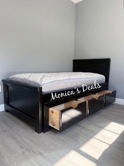 Twin Solid Wood Bed With 3 Drawers And Mattress $600