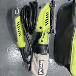  RYOBI 2 Amp 1/4 Sheet Sander Corded 