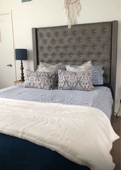 Gray Bedframe ”Sofia Vergara” Upholstered Headboard
