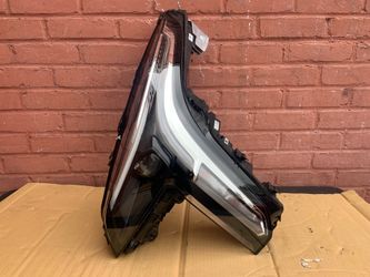 Left Headlight Cadillac XT4 , 2019-23