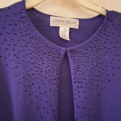 A purple Jones wear 💜 size XL.