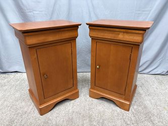 HPL Shermag Louis-Philippe Made in Canada Bedside Table (Set of 2)