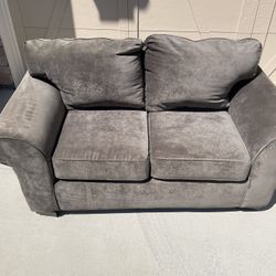 Loveseat 