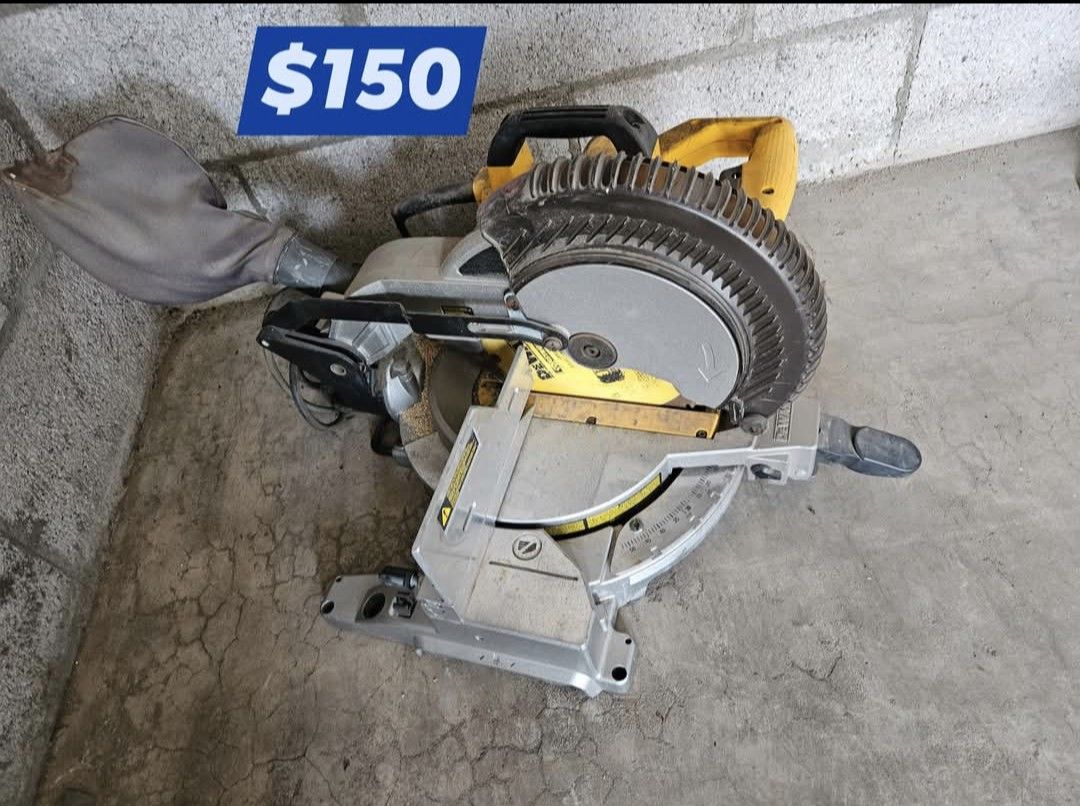 Saw In Good Working Condition Located In Mesa